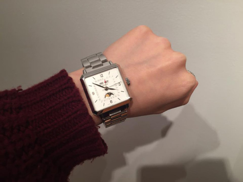 Fashion integrates tech with accessories