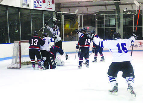 Men’s hockey to defend win streak