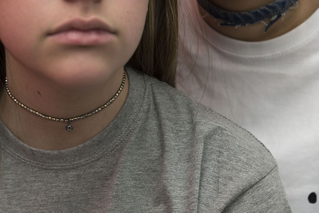 With+the+choker+coming+back+into+style%2C+here+are+so+simple+tips+to+make+sure+that+you+look+your+best.