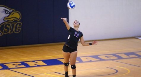 Mercurial Violets Thrive in Golf, Struggle in Volleyball