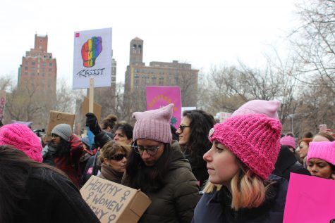 People Rally for Pro-Planned Parenthood