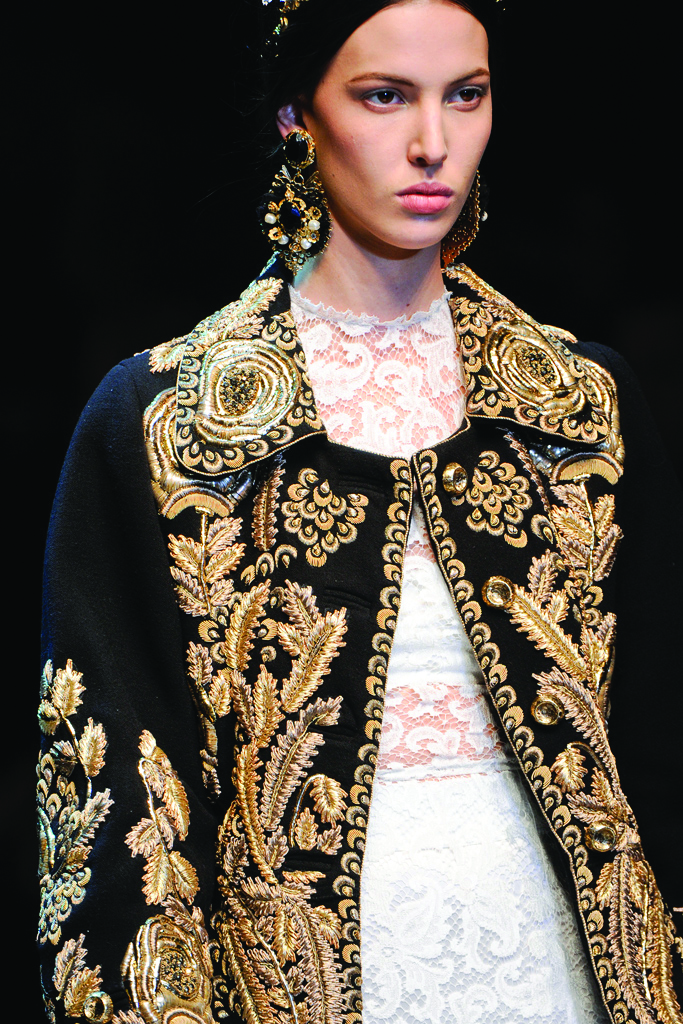 Accomplish antique-chic with baroque style