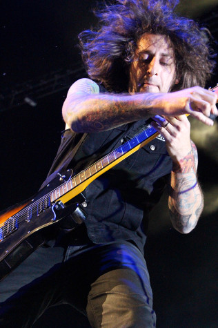Fall Out Boy embraces past, fans at ‘Save Rock and Roll’ concert