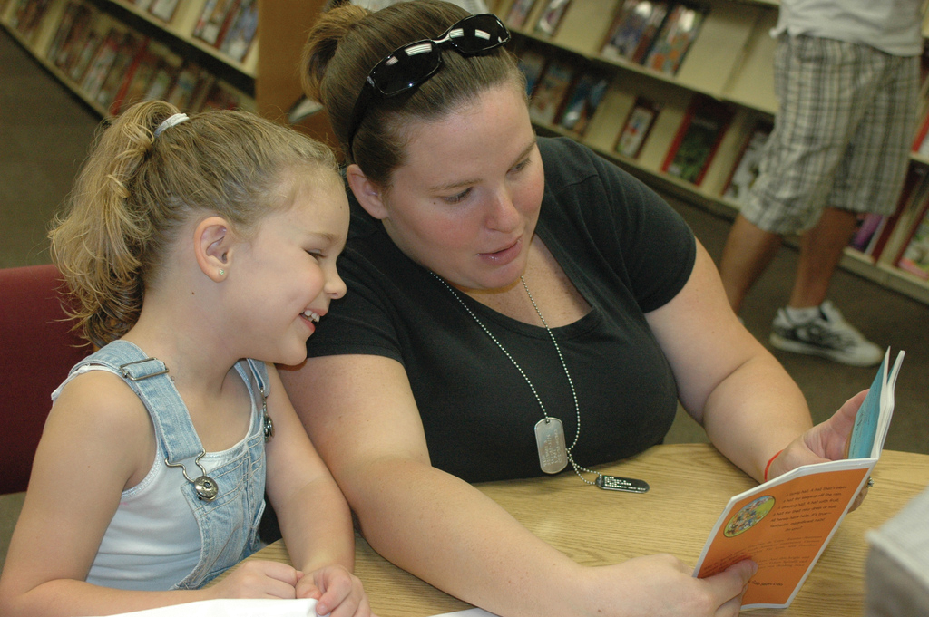 Database provides strategies to nurture toddler minds