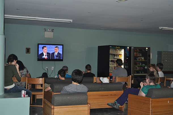 NYU tunes in to first presidential debate