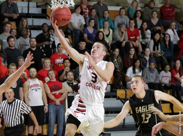 Grinnell College basketball player draws attention for record-setting performance