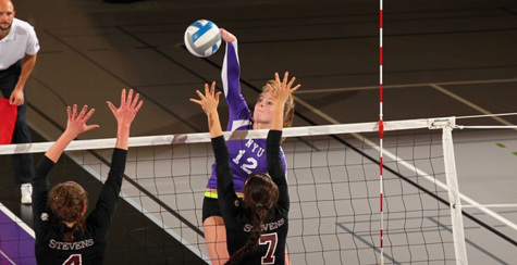 Volleyball beats Baruch, loses to Richard Stockton