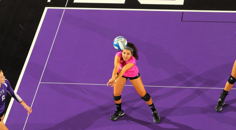 Women’s volleyball stays put at .500 after Ducks Classic