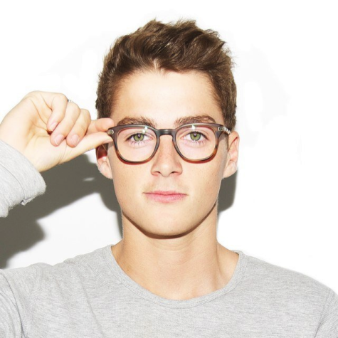 YouTube personality Finn Harries attracts students to media event