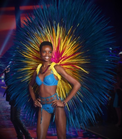 Model brings natural hair to Victoria Secret runway