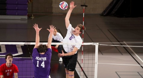 Top-10 Violets Wilt Against Unranked Hunter