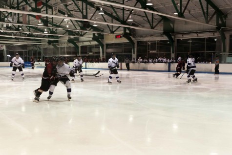 Hockey Routs UNH 4-1 in Their Home Finale