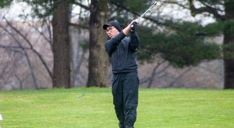 Golf Dodges Inclement Weather, Plays Well