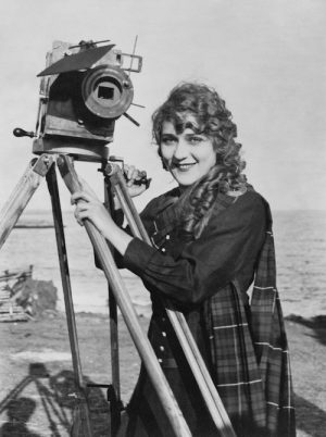 mary_pickford_with_camera2