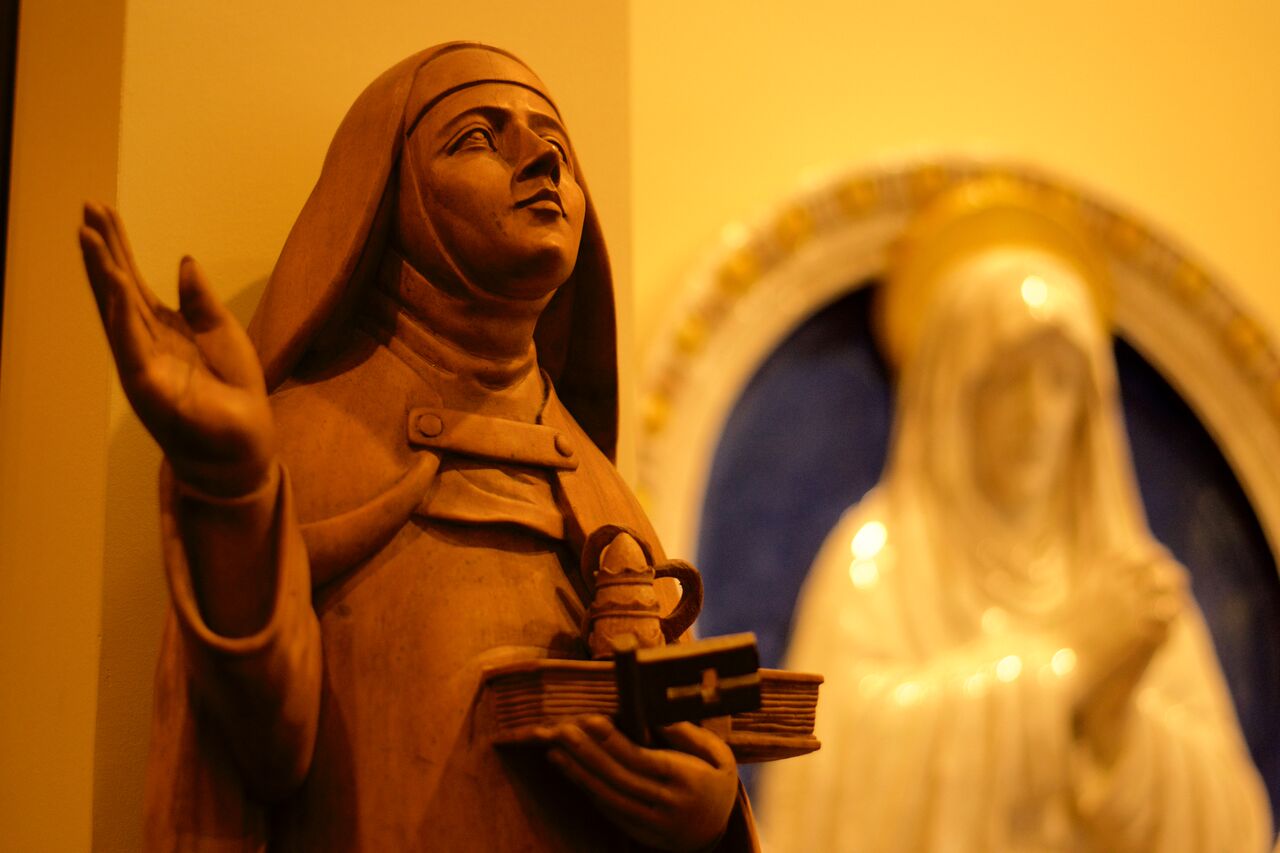 NYU’s Catholic Centre, just one of the religious hubs housed in GCASL, contains a comfortable common room and chapel, each adorned with statues and portraits.
