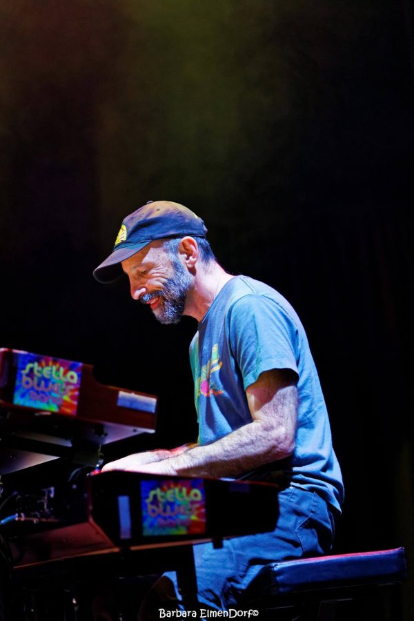 NYU+professor+Ken+Aigen+plays+the+keyboard+with+his+Grateful+Dead+cover+band.+Aigen+teaches+music+therapy+at+the+Steinhardt+School+of+Culture%2C+Education+and+Human+Development.