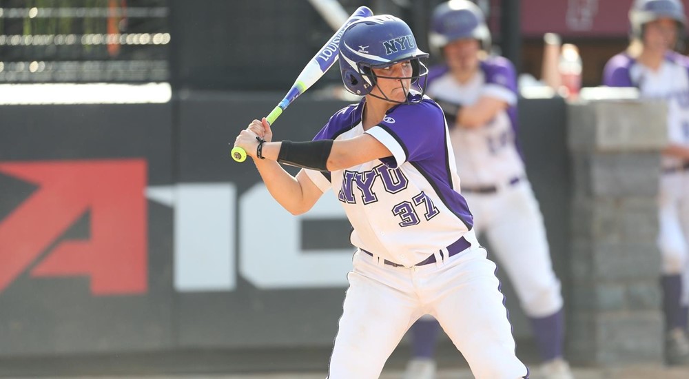 Carolina+Saccacio+batting+for+the+NYU+Women%E2%80%99s+Softball+Team+against+Washington+University+in+St.+Louis+on+Friday.+NYU+dropped+both+ends+of+the+doubleheader.