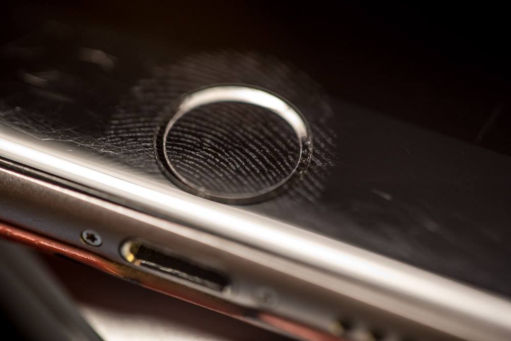 Tandon professor Nasir Memon, along with other researchers, found that smartphones' fingerprint authentication systems can be hackable through a master print, which has many users' partial fingerprints.