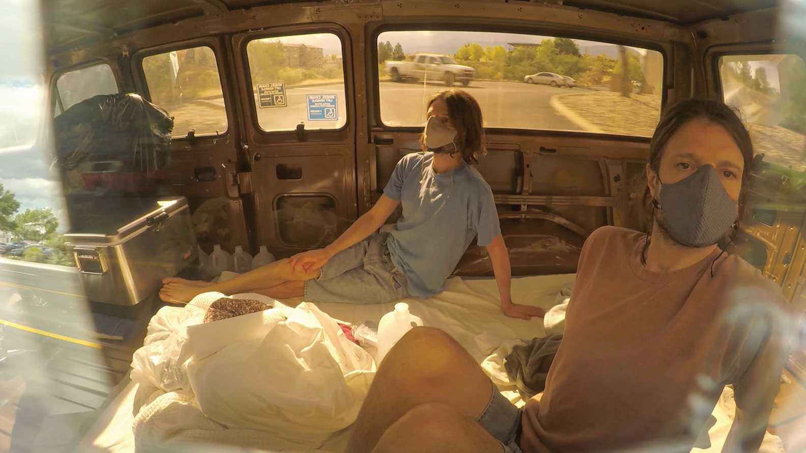 “The Sensitives” follows the lives of people with chemical and electromagnetic hypersensitivity, where victims can have debilitating reactions to exposure to even the slightest artificial fragrance or electromagnetic radiation. The documentary required extensive precautions to preserve the health of the victims.