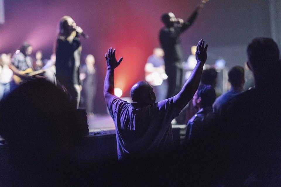 Hillsong+is+a+trendy+and+modern+church+that+is+drawing+celebrities+and+creating+a+new+image+around+religion.%0A