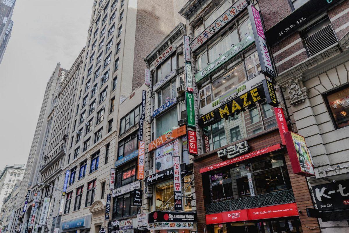 Located+in+Midtown%2C+Koreatown+is+only+one+street+on+W+32nd+St.+between+5th+and+6th+Ave.+called+Korea+Way.+You+can+find+anything+ranging+from+half-and-half+fried+chicken+to+korean+beauty+products.