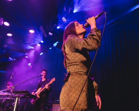 LÉON Lives to Perform