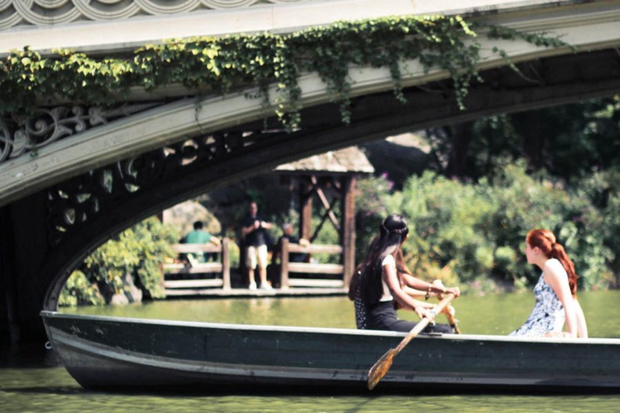 Boating+at+the+Lake+in+Central+Park.+Central+Park+is+one+relaxing+spot+that+offers+a+peaceful+escape+from+the+chaos+of+Manhattan.