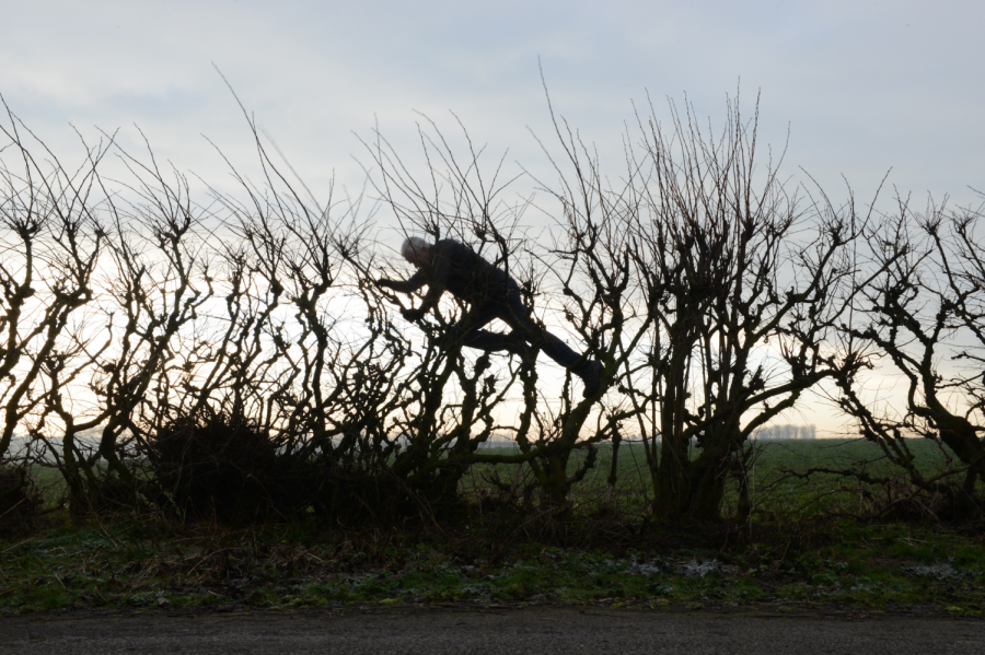 Andy+Goldsworthy+in+LEANING+INTO+THE+WIND%2C+a+Magnolia+Pictures+release.