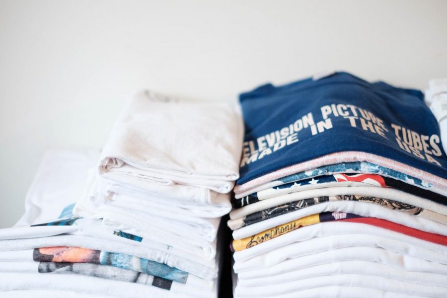 LS+freshman+Matias+Mollin%2C+also+known+as+Matias+the+Broker+on+Grailed%2C+has+stacks+of+vintage+T-shirts+on+his+bed+and+ready+to+be+shipped+out+to+his+customers.