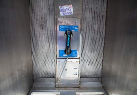 Museum uses public pay phones to share ’90s history