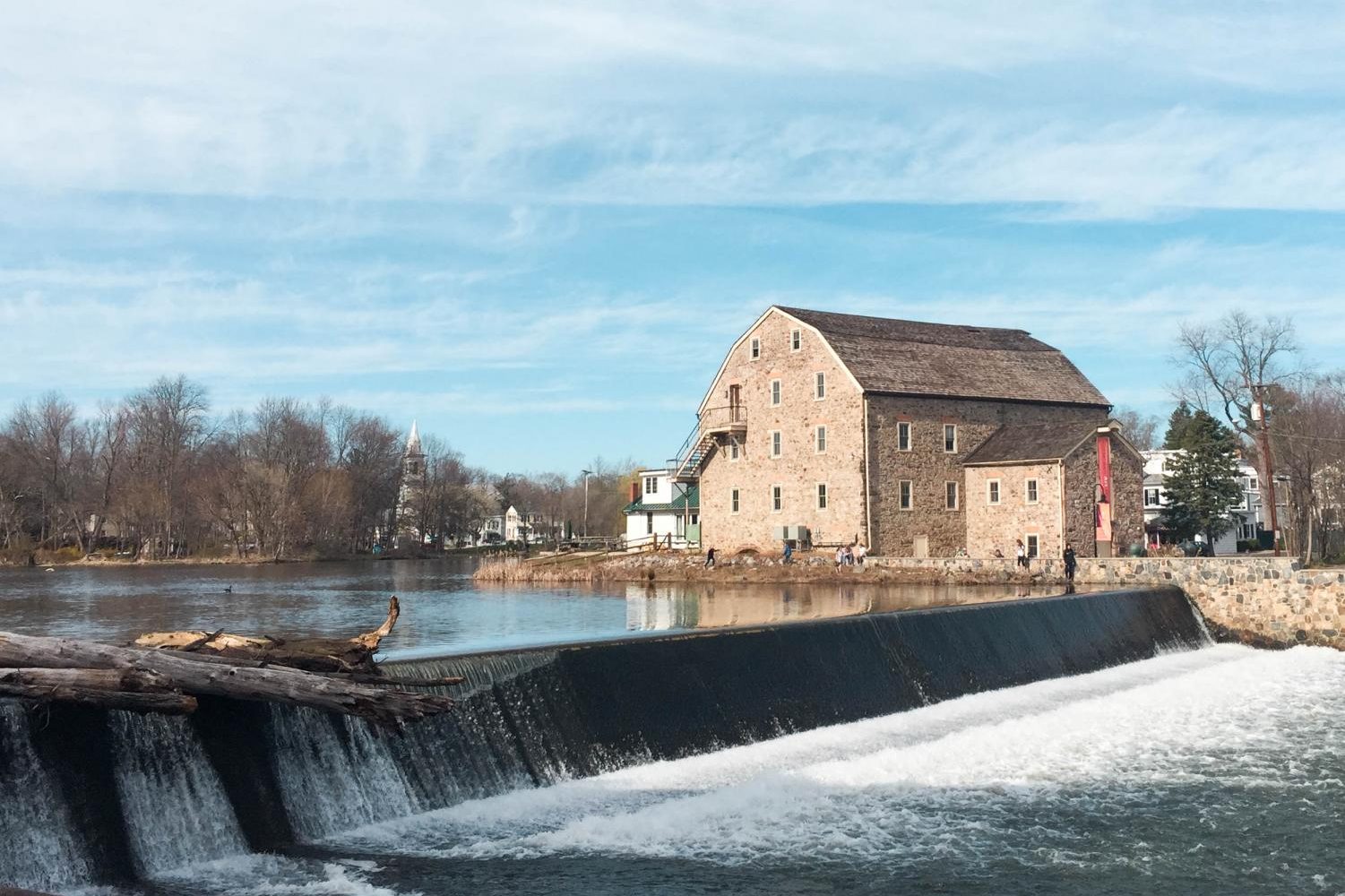 The Raritan River runs through Clinton, providing a picturesque setting for the town. Children are often seen feeding ducks, and you can eat at a cafe right by the water as well.